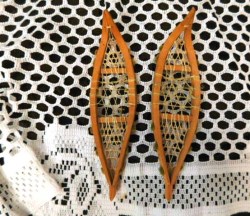 5 INCHES X 1.5 INCHES ACROSS OLDER VINTAGE WOODEN DOLL SNOWSHOES